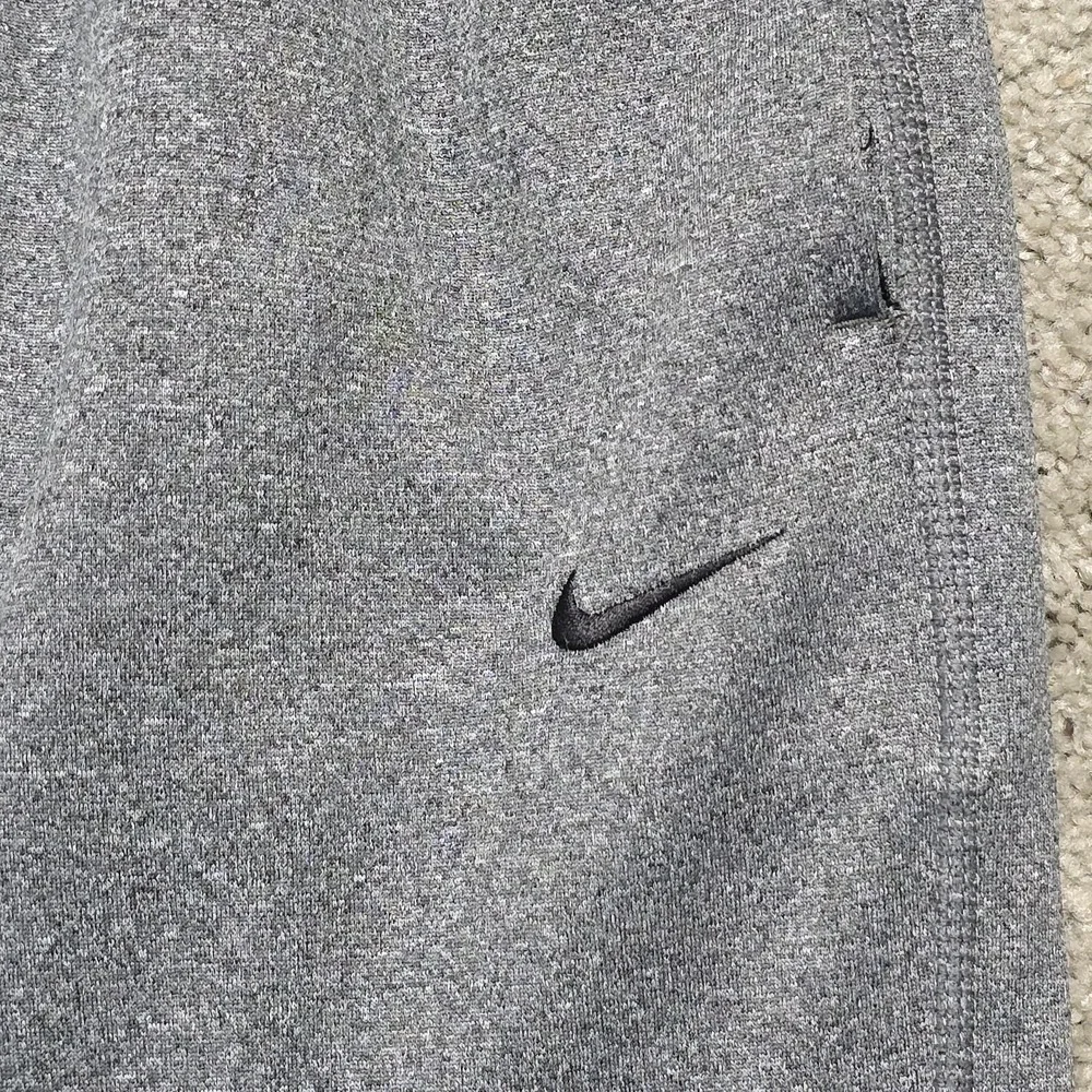 Nike Therma-FIT Womens Large Hoodie & Sweatpants Set Heathered Gray